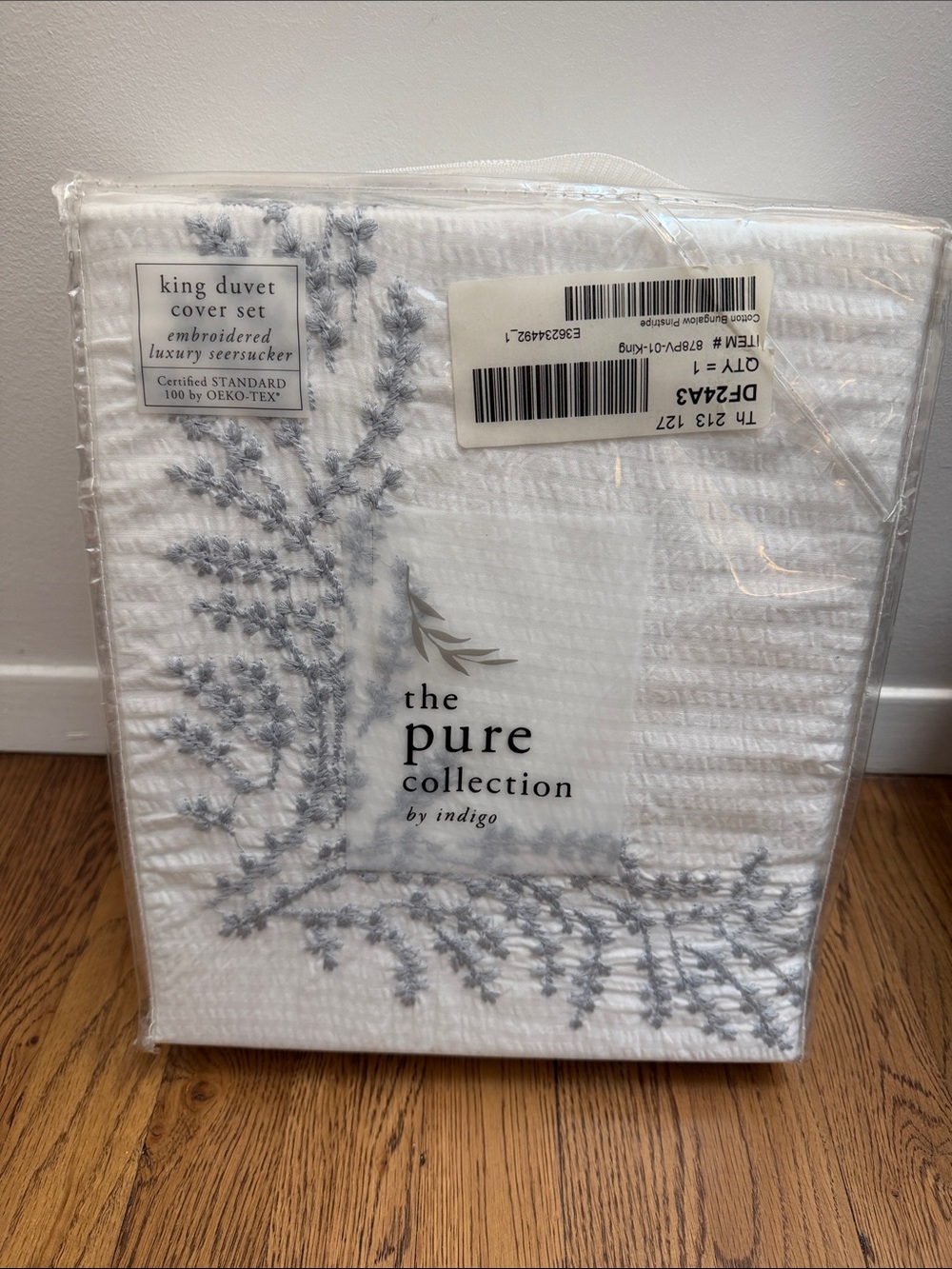 Indigo Pure Collection Seersucker Duvet Cover Set with Embroidered Vine